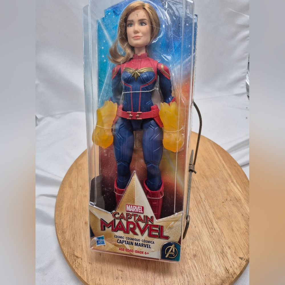 Captain Marvel NEW in Box 12" Figure